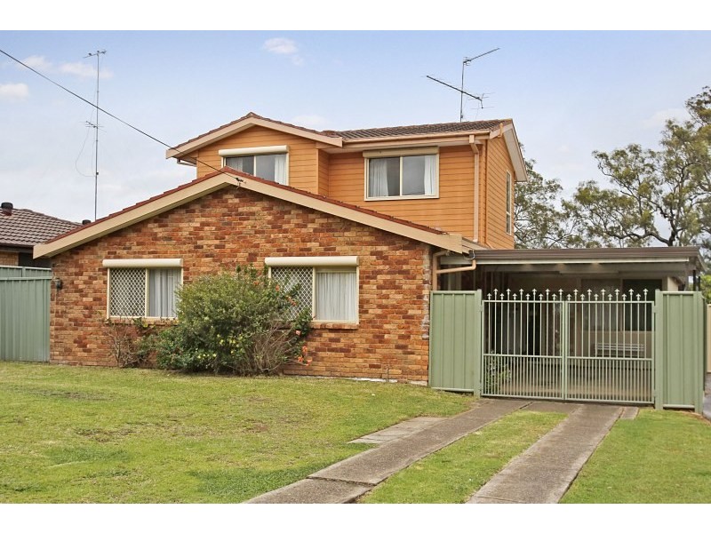 11 Wentworth Drive, Camden South NSW 2570