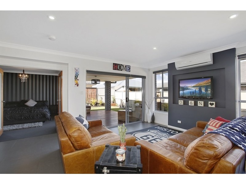 16 Rosecomb Road, Spring Farm NSW 2570