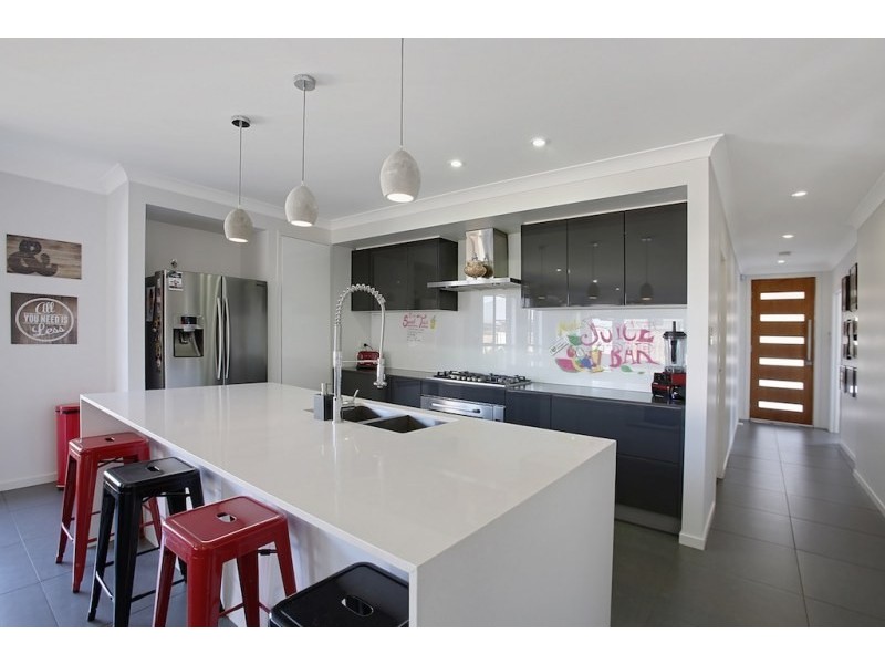 16 Rosecomb Road, Spring Farm NSW 2570