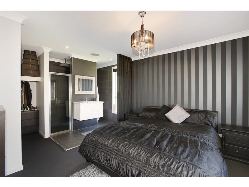 16 Rosecomb Road, Spring Farm NSW 2570