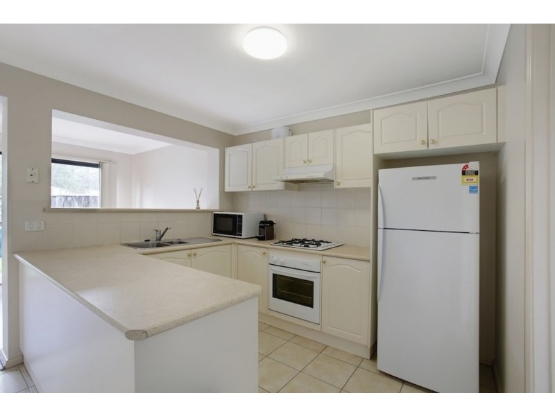8/92-98 Glenfield Drive, Currans Hill NSW 2567