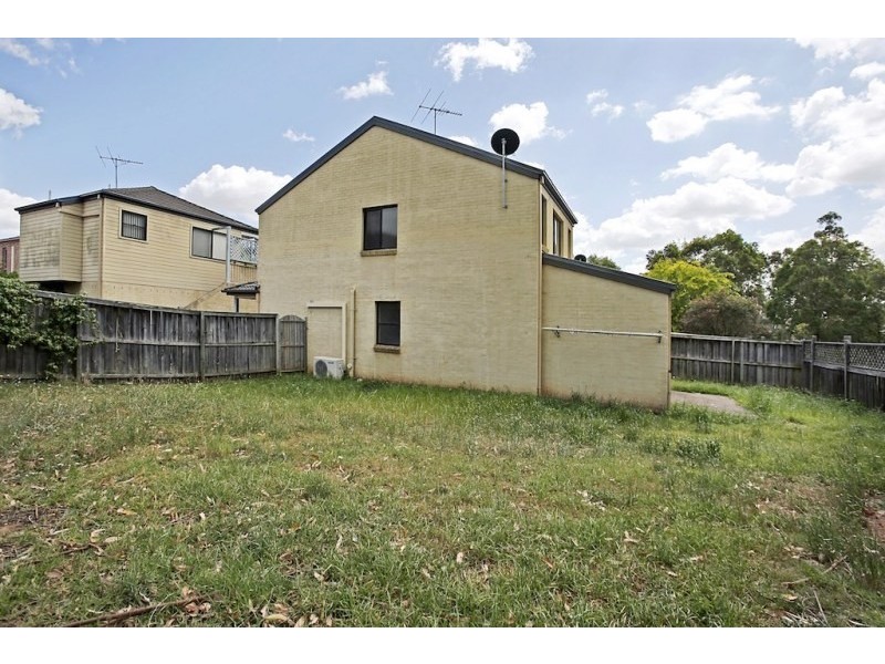 8/92-98 Glenfield Drive, Currans Hill NSW 2567