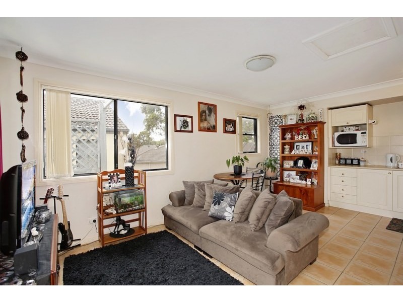 8/92-98 Glenfield Drive, Currans Hill NSW 2567