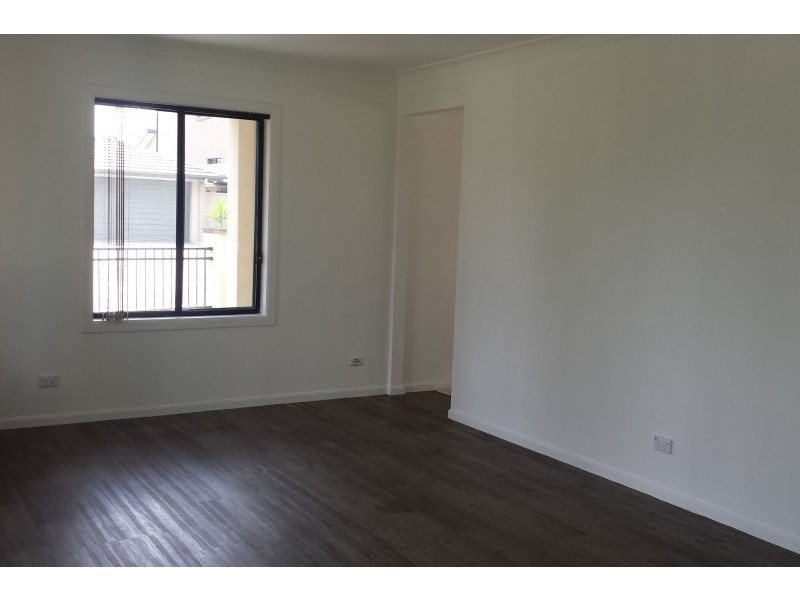 14 Wingate Avenue, West Hoxton NSW 2171