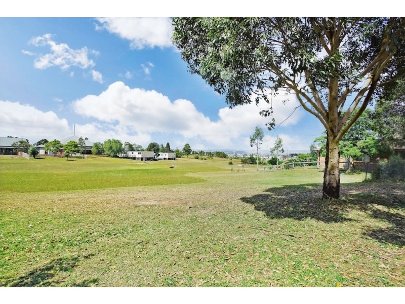 21 Moreton Bay Avenue, Spring Farm NSW 2570