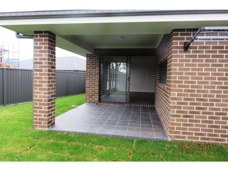 4 Finch Place, Gregory Hills NSW 2557