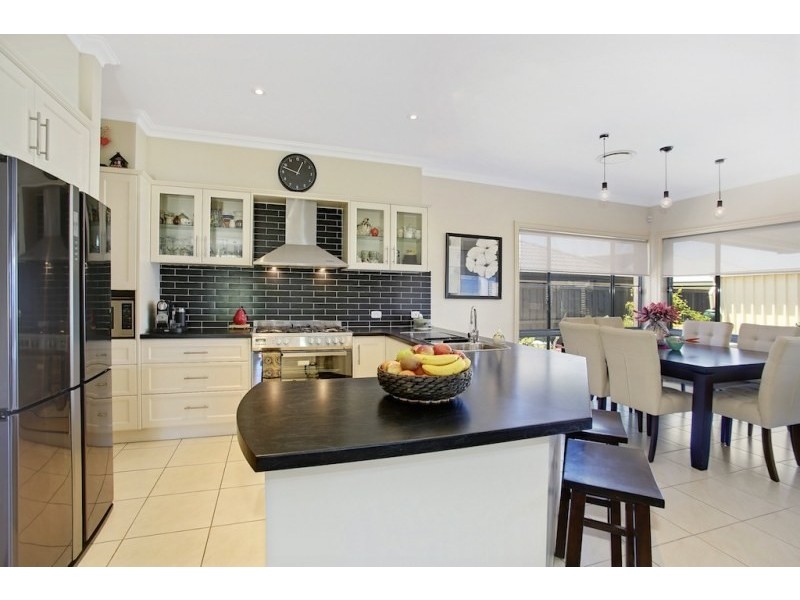 123 MacArthur Circuit, Camden Park NSW 2570