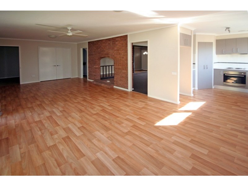 54 Merlin Street, The Oaks NSW 2570