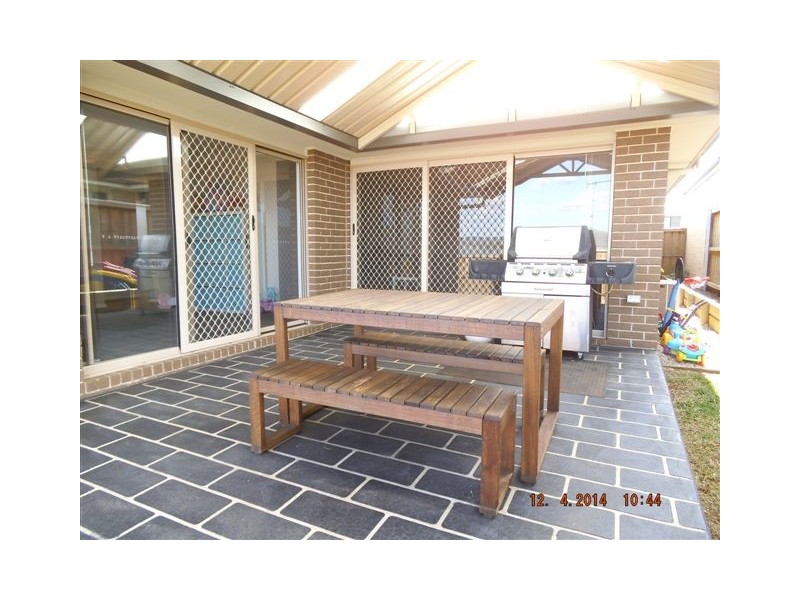 10 Hinton Street, Spring Farm NSW 2570