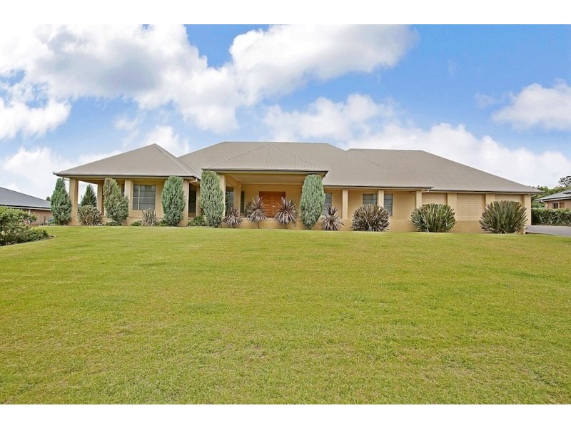 8 Stargard Crescent, Picton NSW 2571