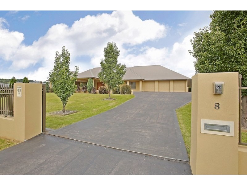 8 Stargard Crescent, Picton NSW 2571