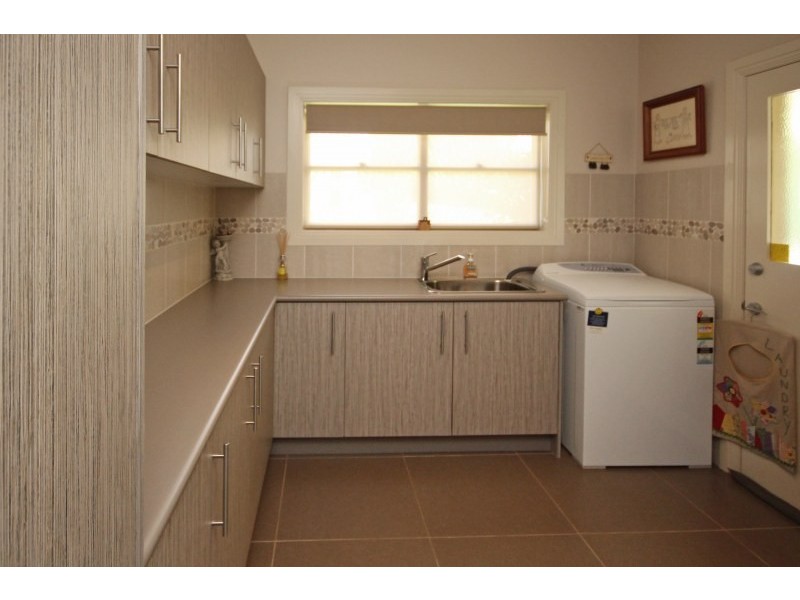 8 Stargard Crescent, Picton NSW 2571