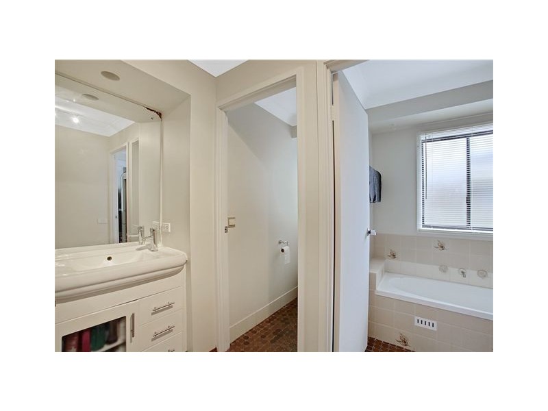 3 Harcourt Place, Eagle Vale NSW 2558