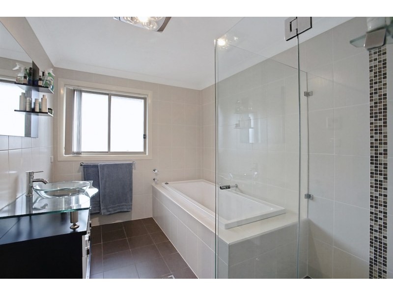 98 MacArthur Circuit, Camden Park NSW 2570