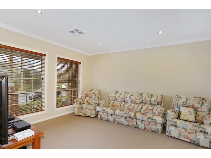 98 MacArthur Circuit, Camden Park NSW 2570
