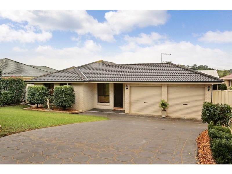 93 Downes Crescent, Currans Hill NSW 2567