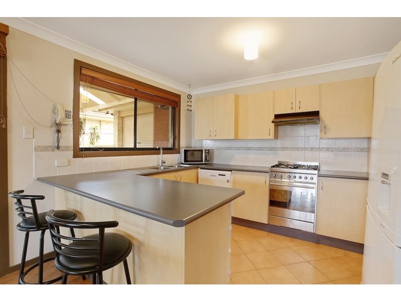 93 Downes Crescent, Currans Hill NSW 2567