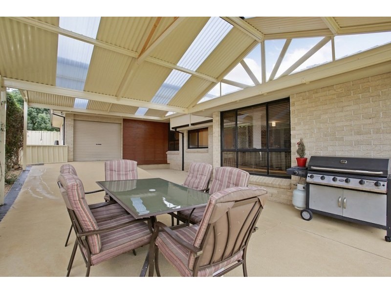 93 Downes Crescent, Currans Hill NSW 2567
