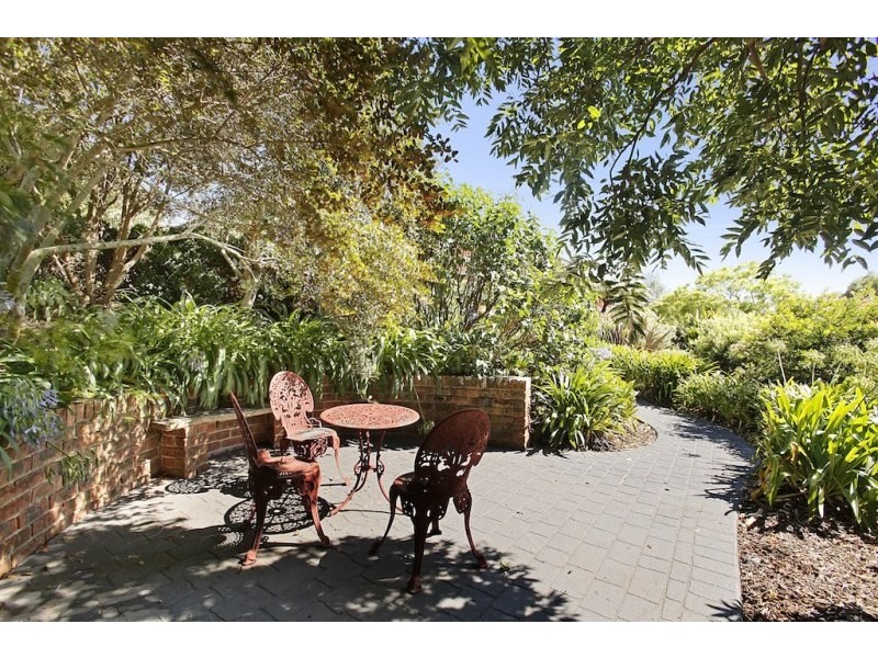 10 Camelot Close, Kirkham NSW 2570