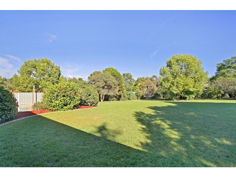 11 Willoughby Circuit, Grasmere NSW 2570