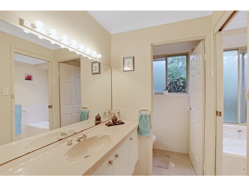 11 Willoughby Circuit, Grasmere NSW 2570