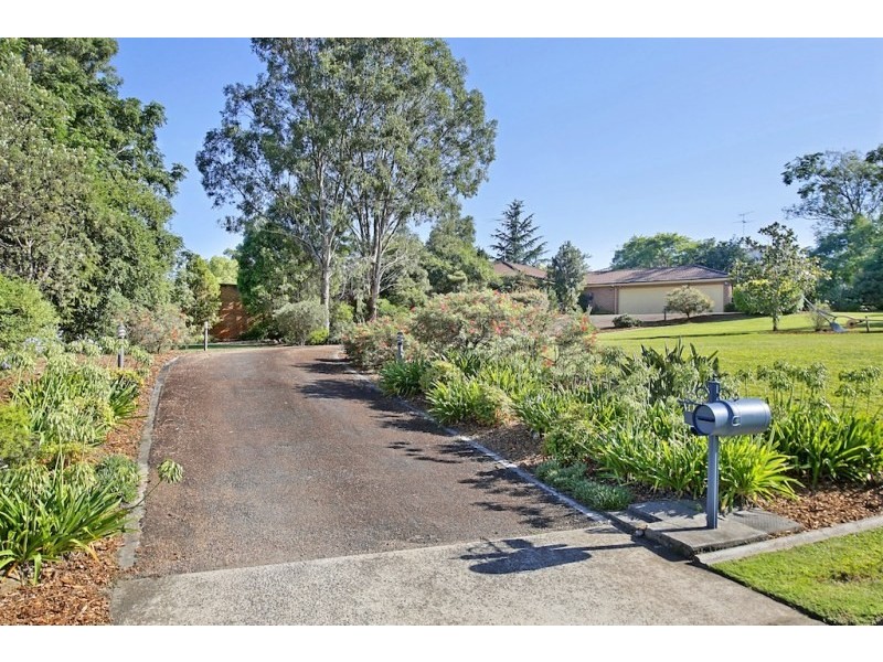 11 Willoughby Circuit, Grasmere NSW 2570
