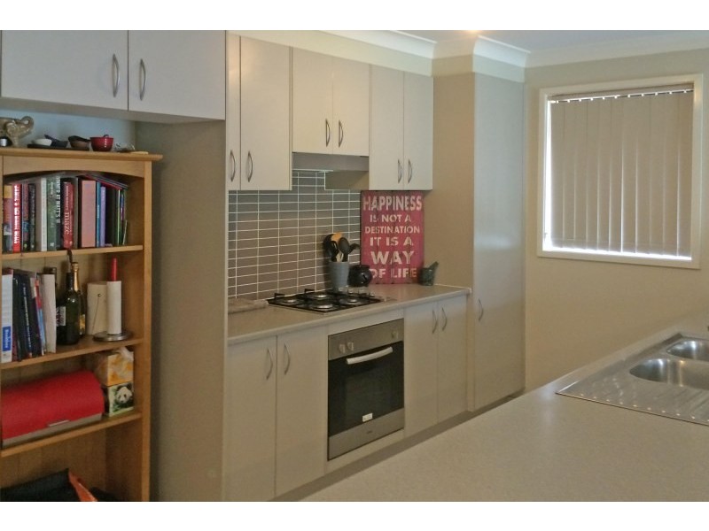 64 Hampshire Boulevard, Spring Farm NSW 2570