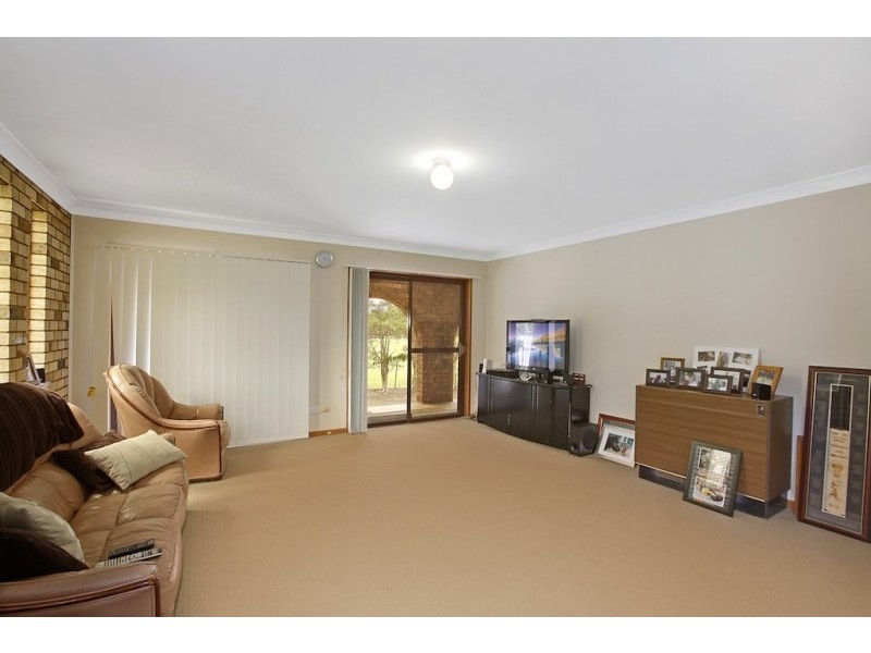 195 Thirlmere Way, Thirlmere NSW 2572