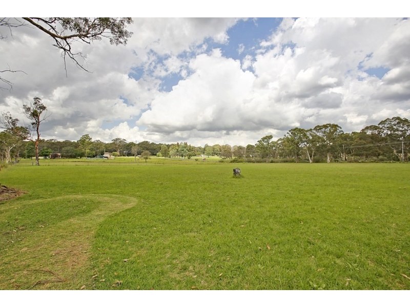 195 Thirlmere Way, Thirlmere NSW 2572