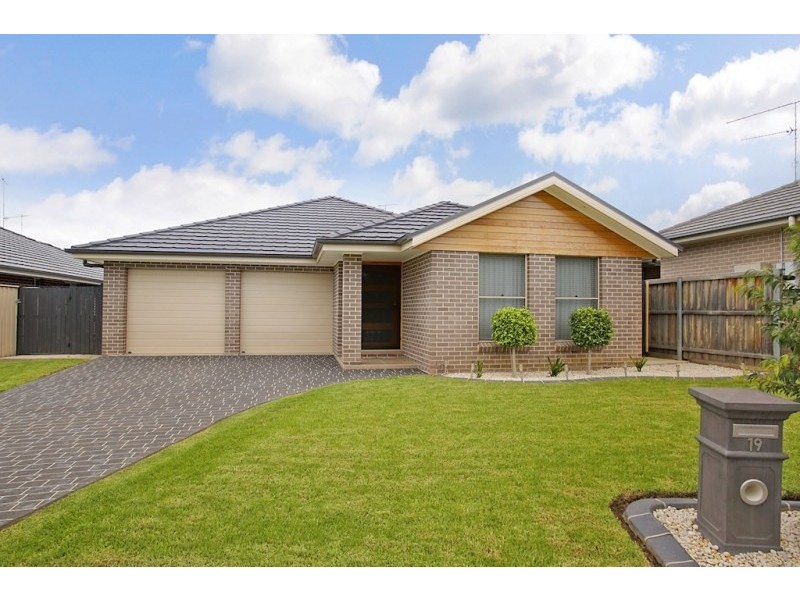 19 Camden Acres Drive, Elderslie NSW 2570