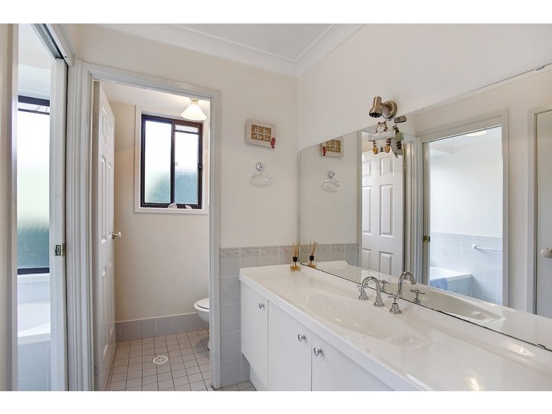 4 Polworth Close, Elderslie NSW 2570