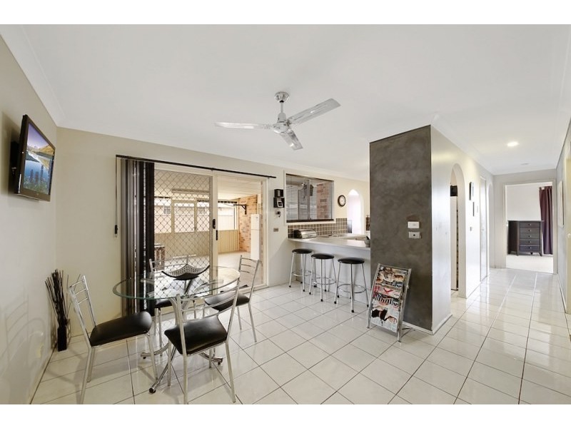 6 Scobie Place, Mount Annan NSW 2567