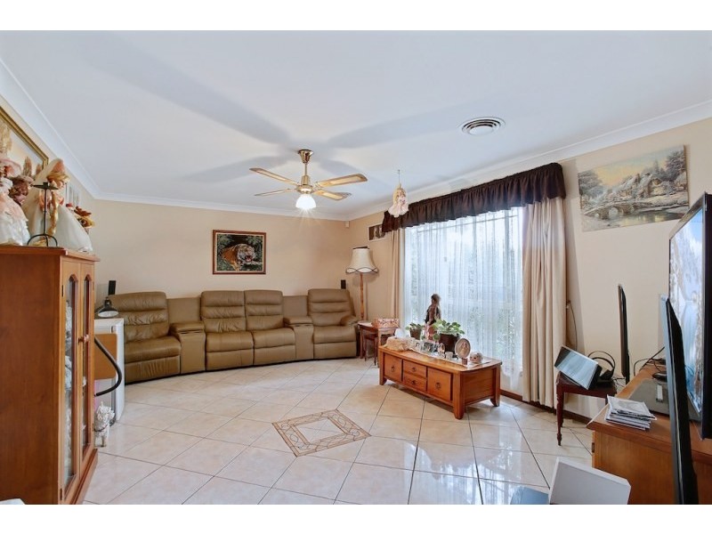 2 Stenhouse Drive, Mount Annan NSW 2567