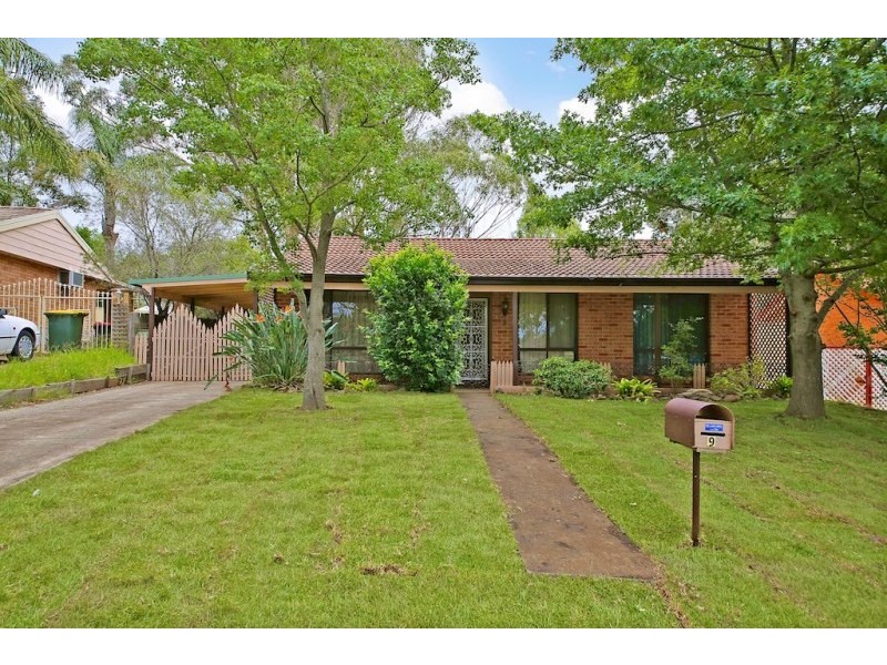 9 Dunbar Place, Mount Annan NSW 2567