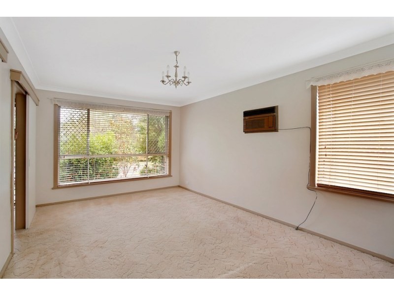 40 Raymond Avenue, Campbelltown NSW 2560