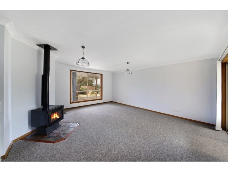 1 Bates Close, Elderslie NSW 2570
