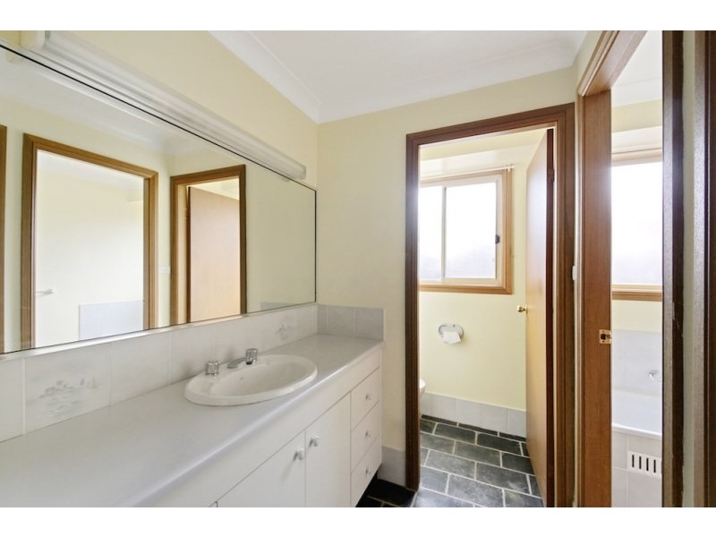 1 Bates Close, Elderslie NSW 2570