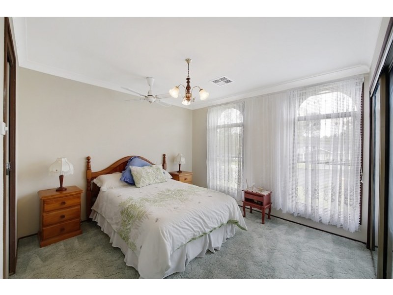 8 Hispano Place, Ingleburn NSW 2565