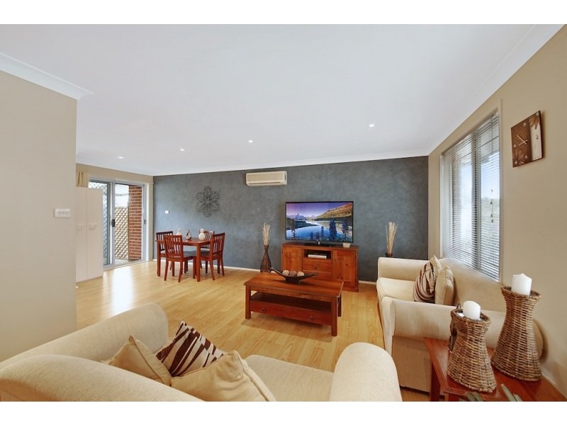 1/14 Westmoreland Road, Minto NSW 2566