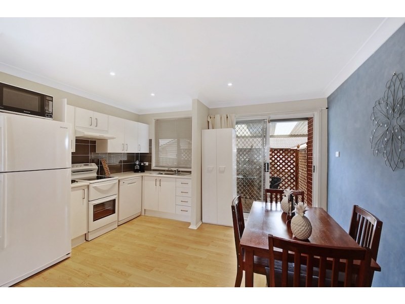 1/14 Westmoreland Road, Minto NSW 2566