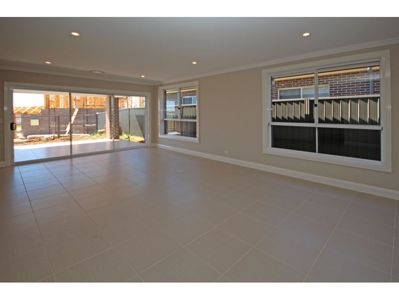 42 Rosella Circuit, Gregory Hills NSW 2557