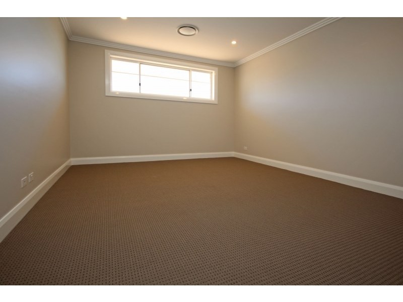 42 Rosella Circuit, Gregory Hills NSW 2557