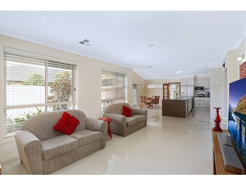 1 Bengal Crescent, Elderslie NSW 2570