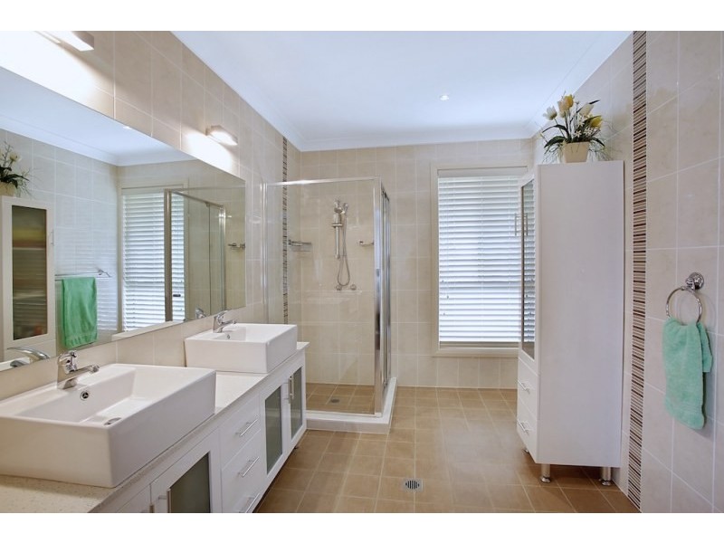 1 Bengal Crescent, Elderslie NSW 2570