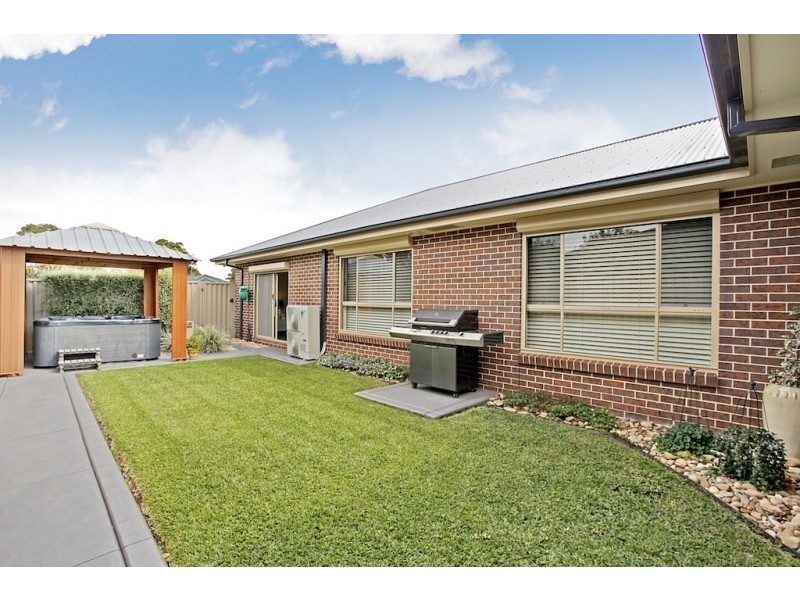 1 Bengal Crescent, Elderslie NSW 2570