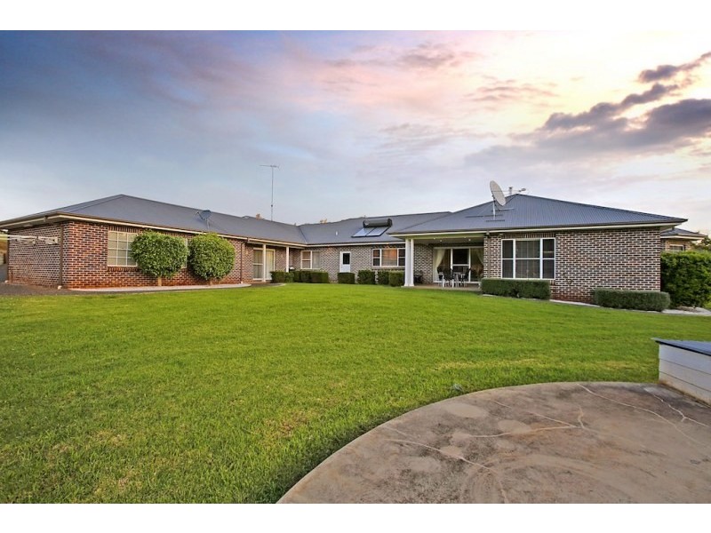 32/50 John Macdonald Way, Orangeville NSW 2570