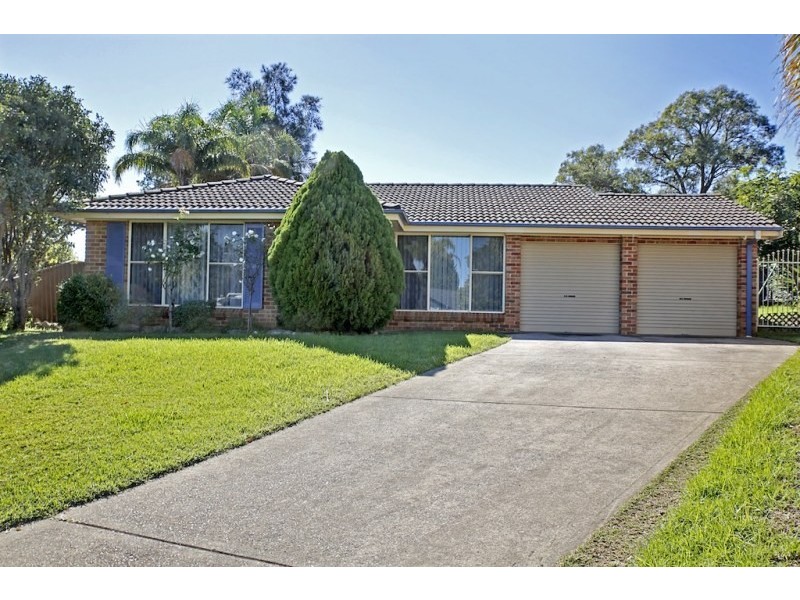 10 Dominish Crescent, Camden South NSW 2570