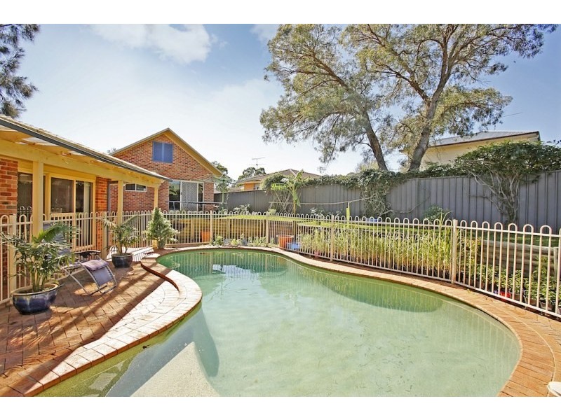 10 Dominish Crescent, Camden South NSW 2570