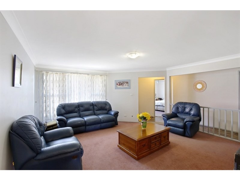10 Dominish Crescent, Camden South NSW 2570