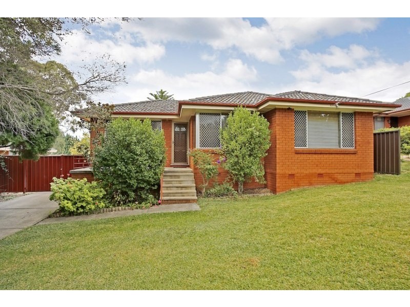 40 Raymond Avenue, Campbelltown NSW 2560